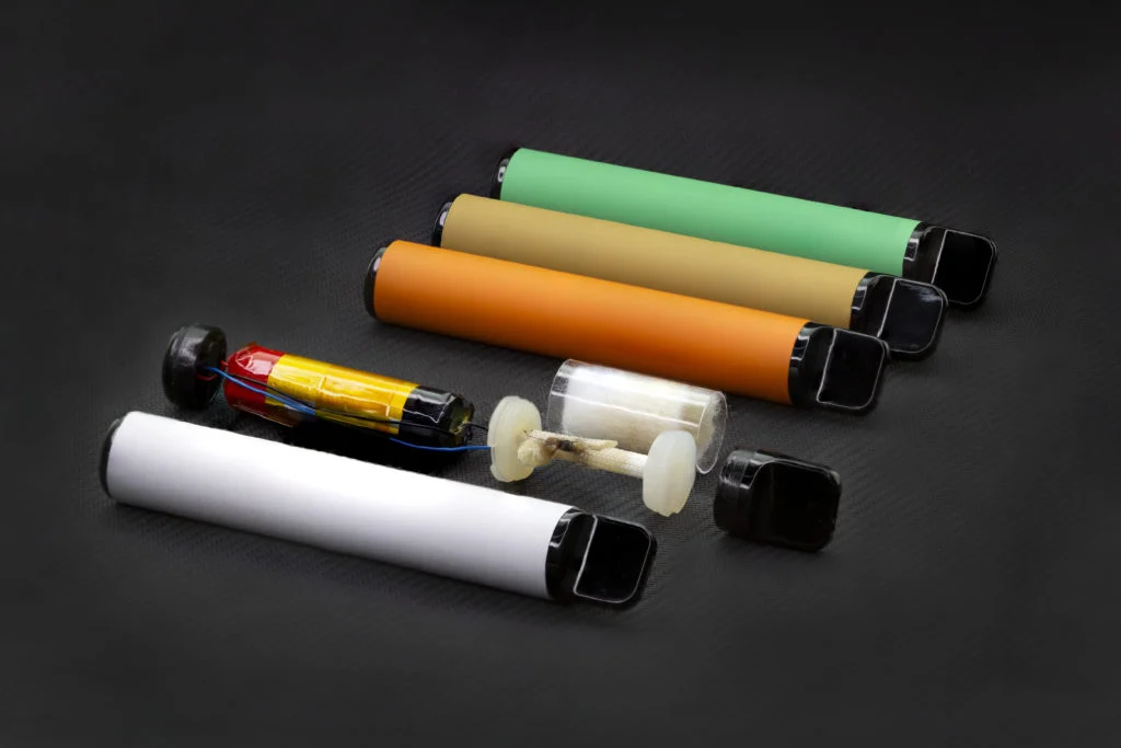 The ongoing reshuffling in the electronic cigarette industry necessitates that top-tier companies solidify their leading positions through robust investment in technological research and development.