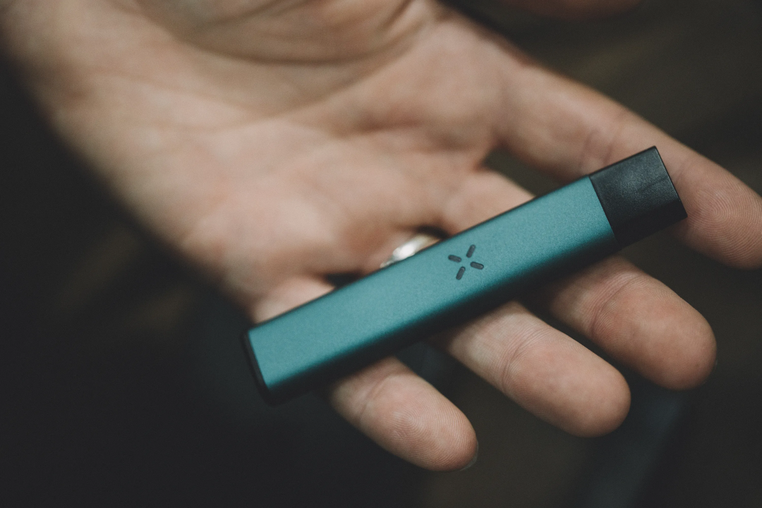 Appreciation of Minimalist Design: An Electronic Cigarette with a Tesla Cybertruck-inspired Aesthetic